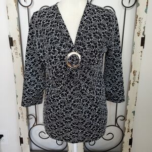 Josephine Chaus stretchy embroidered top large